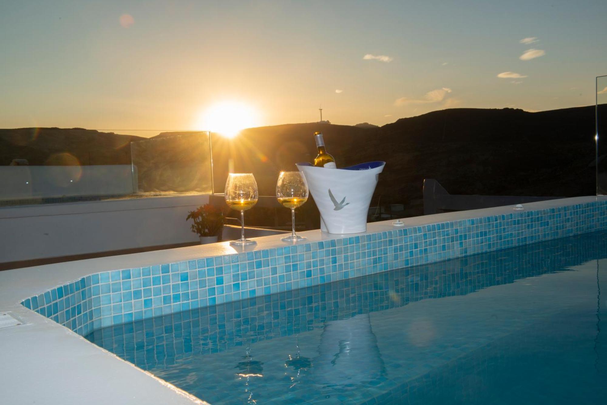Myrsini'S Luxury Suites Merchia Mykonos Town Esterno foto