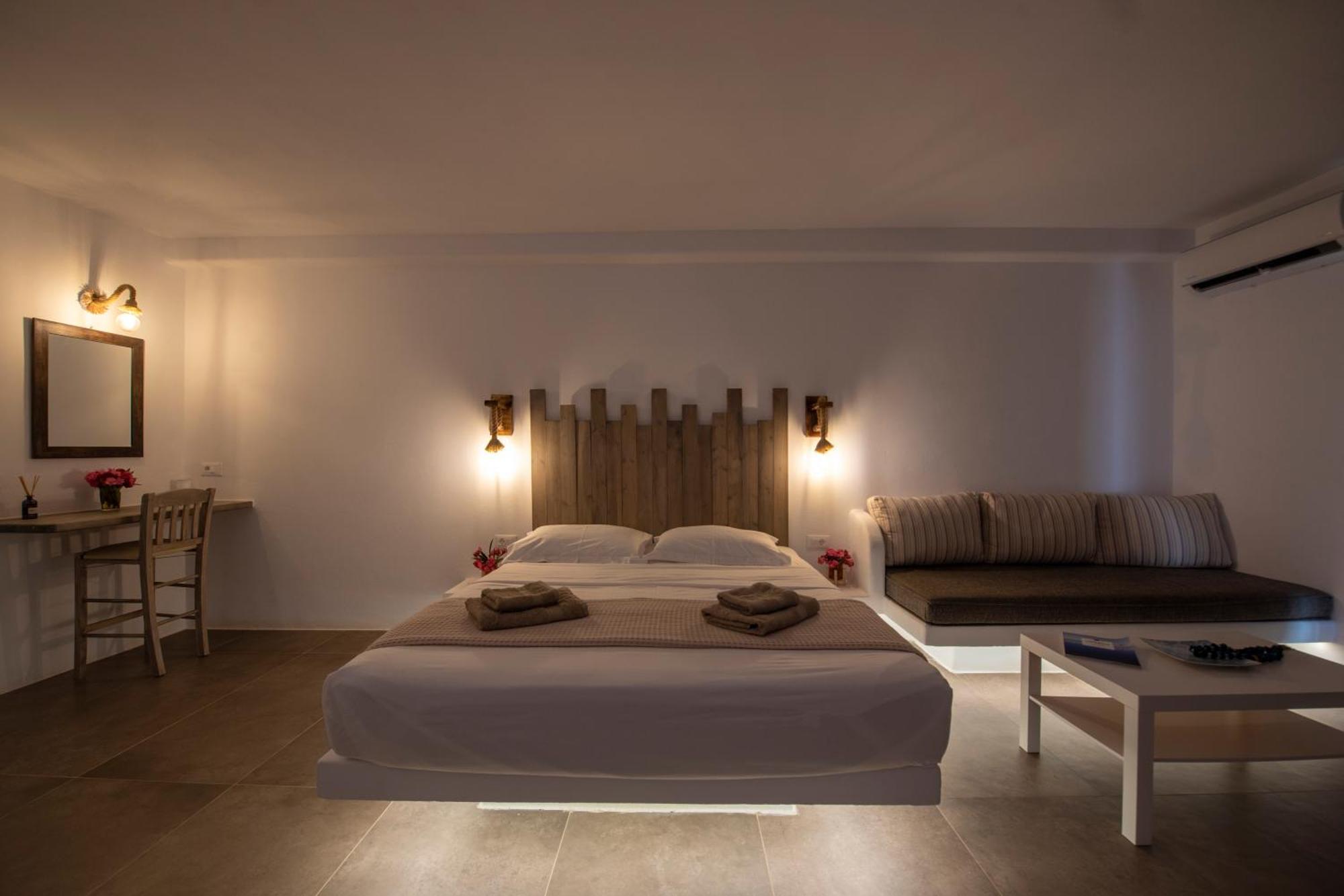 Myrsini'S Luxury Suites Merchia Mykonos Town Esterno foto